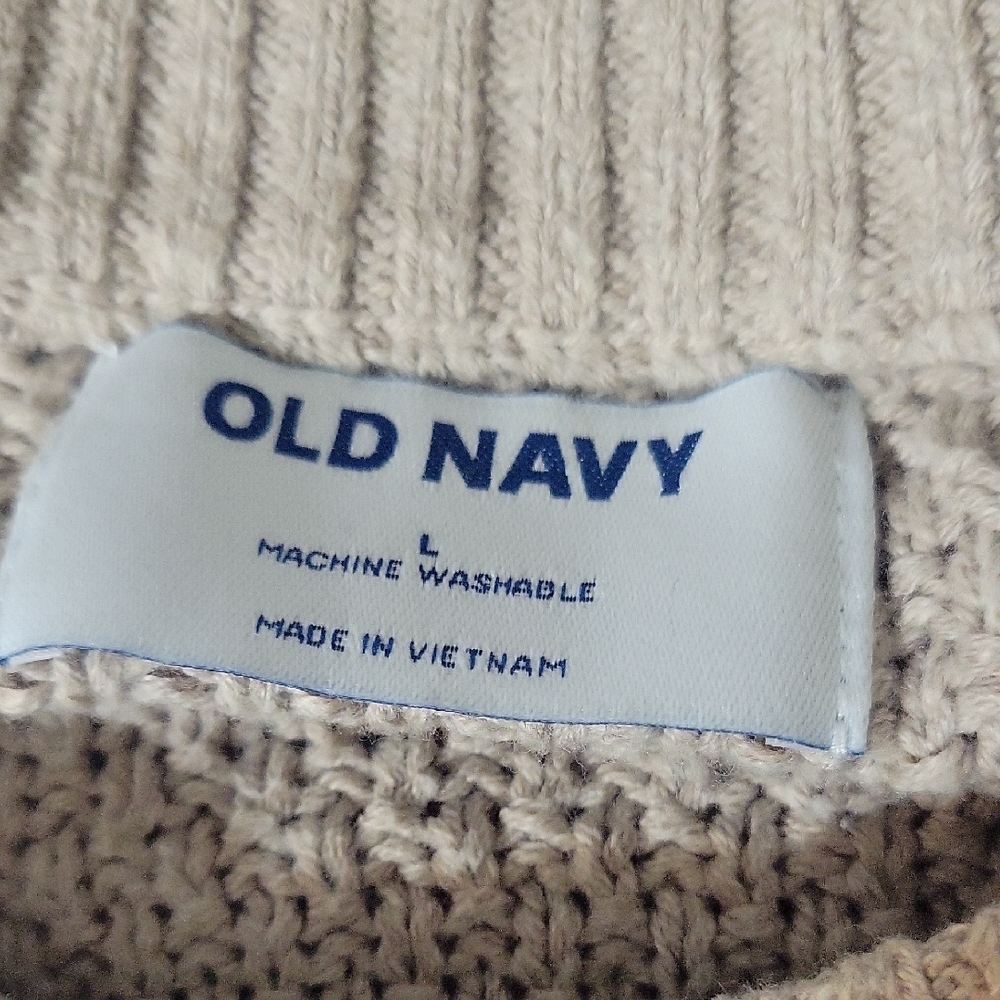 Old Navy Cream Crew Neck Sweater Classic Knit - Picture 2 of 2